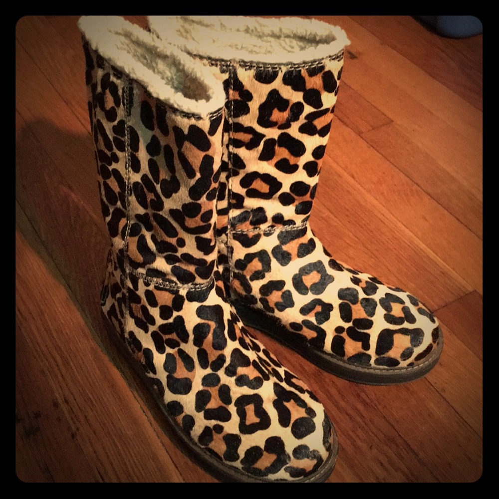 NWOT Vaneli Size 8 Cheetah Print Boots